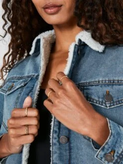 Noisy May Spijkerjasjes Tussenjas Ole Dames Blauw -Noisy May Winkel 139de10305b94ff21a22a2a4e5c2264d