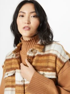 Voorkant -Noisy May Winkel 2cf54c1924e313537793d13512bf702d