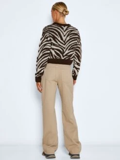 Noisy May Fijngebreide Truien Trui Anni Dames Chocoladebruin -Noisy May Winkel 39a232cd7a85ecf3053a16bff1c6c294