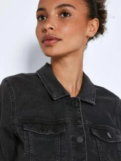 Noisy May Spijkerjasjes Tussenjas Debra Dames Zwart -Noisy May Winkel 467833c12265e92334547c9e32688e41