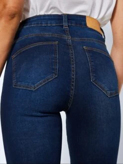 Noisy May Jeans Skinny Jeans Callie Dames Donkerblauw -Noisy May Winkel 5e6aae1258ad5fae4812dcdb57481e8c