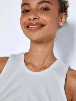 Noisy May Crop Tops Top Twiggi Dames Wit 16 Noisy May Crop Tops Top Twiggi Dames Wit -Noisy May Winkel 92323f55e5d7a65a664616511032a69f