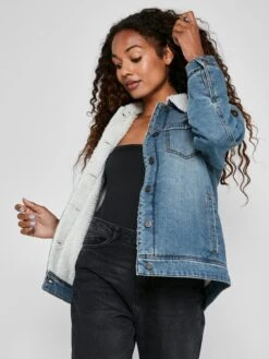 Noisy May Spijkerjasjes Tussenjas Ole Dames Blauw -Noisy May Winkel 95c9ee61b874e13362344e15ff3bb3c8