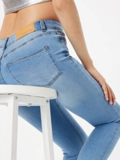 Noisy May Jeans Skinny Jeans BILLIE Dames Blauw -Noisy May Winkel ba4b41cd1ec01e1ad70f88b38a555fa1