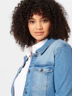 Voorkant -Noisy May Winkel c08116f4af3e51d10165e980e1424192