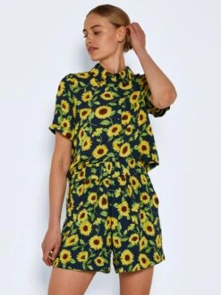 Noisy May Shorts Loosefit Broek Dames Marine -Noisy May Winkel c17d4182a3f366a1bb0e1a2b30b4da86