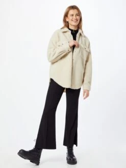 Noisy May Tussenjassen Tussenjas Sakiran Dames Crème -Noisy May Winkel f183a2debf4fbcb2e4ca046877ed5ca0